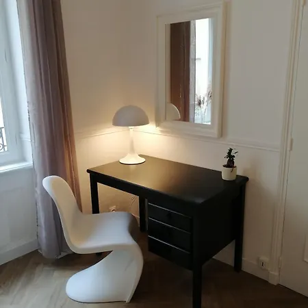 Apartamento Centre De Vienne, Spacieux Avec Balcon