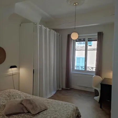 Apartmán Centre De Vienne, Spacieux Avec Balcon *
