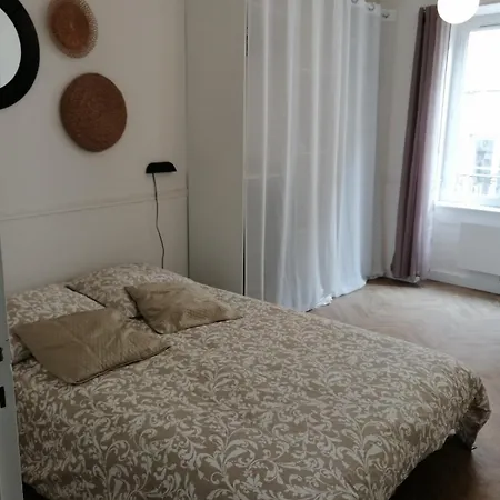 Apartmán Centre De Vienne, Spacieux Avec Balcon Vienne (Isere)